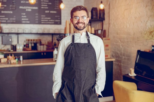 How can aprons be integrated into current fashion and trends ?